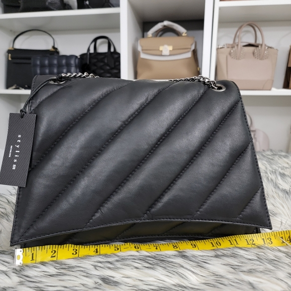 NWT Stylism Denmark Diagonal Quilted Pillow Hourglass Crush Chain Shoulder Bag - Picture 2 of 7